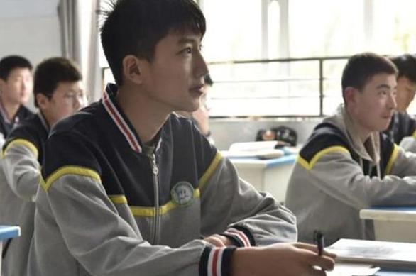 初中生身高多少才算合格,初中生年龄身高标准表