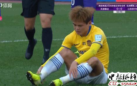 足协杯再现15人超大规模冲突,心疼运动员的瞬间