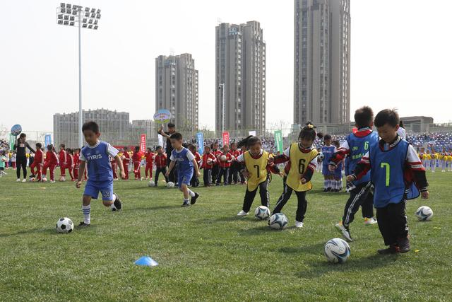 青岛城阳白沙湾足球基地,2024青岛城市足球联赛开赛