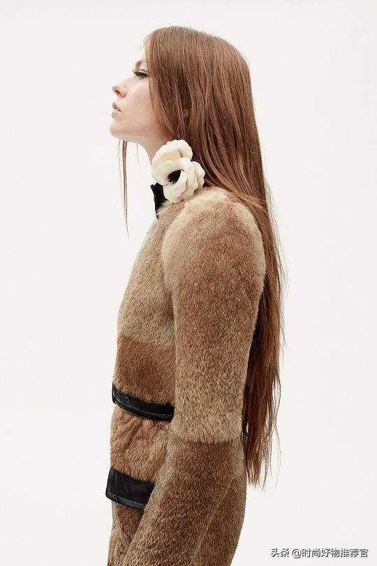 ysl黑色小西装金色logo,ysl心形豹纹复古白色