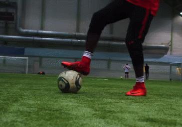 内马尔的5项实用足球技巧-教你如何突破对方防守