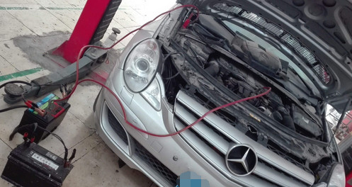 汽车电瓶亏电搭电需要多粗的线,汽车电瓶严重亏电如何正确搭电