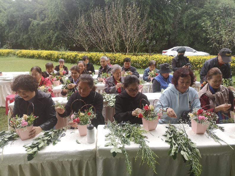 迎江社区开展庆重阳节活动,爱成都迎大运社区活动方案