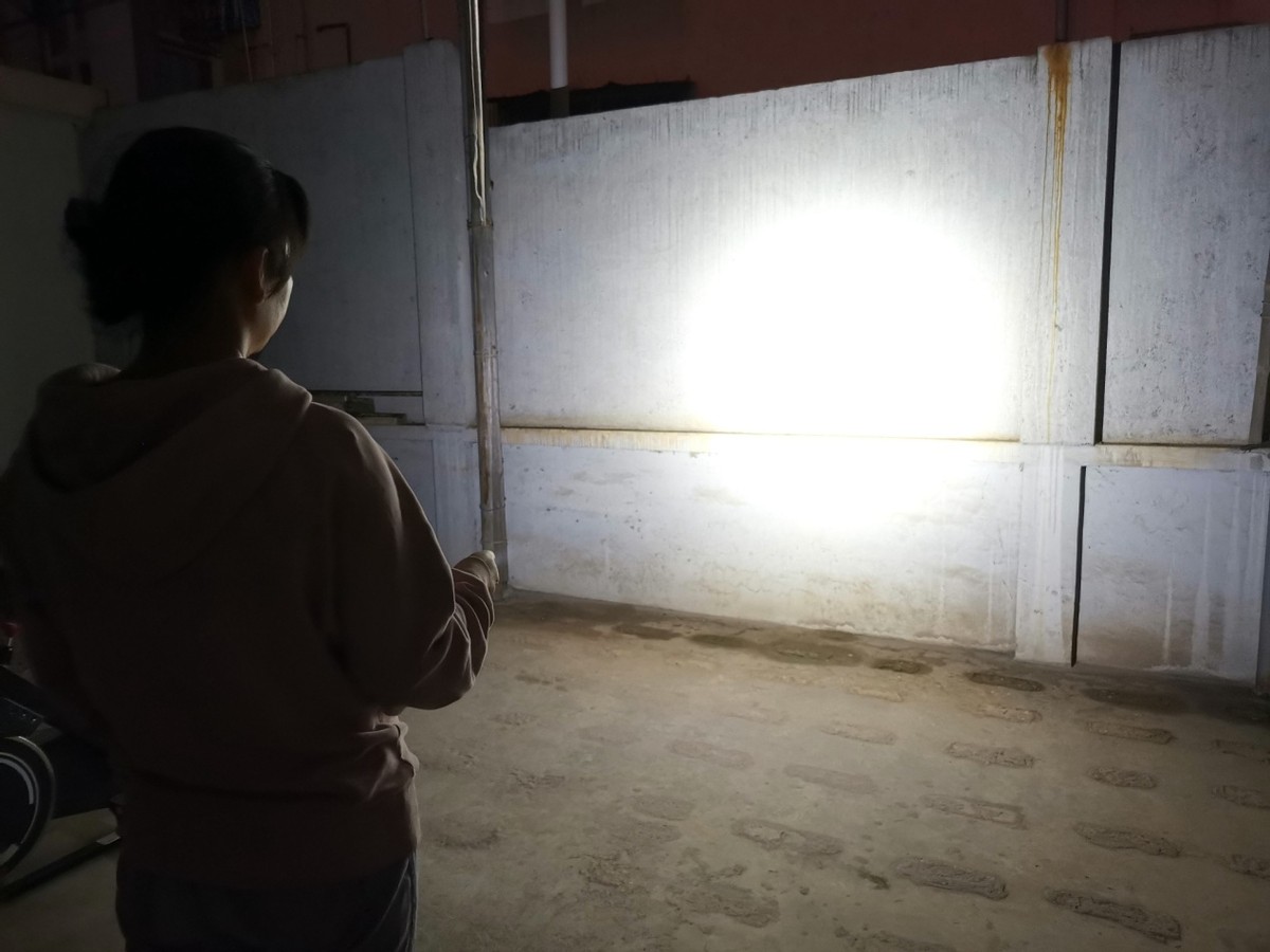 Baton3新一代可充电、便携式手电体验，网友：EDC又添好物