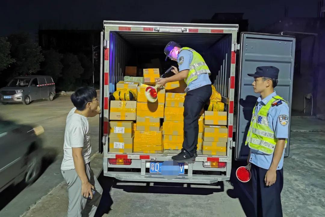 警方大清查一夜抓获20多人,汕头潮南统一清查行动