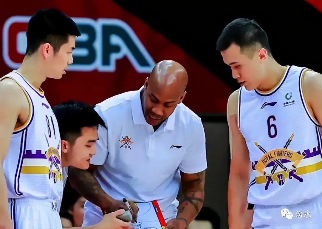 马布里在首钢队的翻译,马布里的翻译是专用的吗