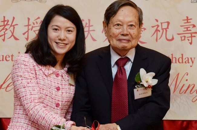 相差60岁的忘年恋,41岁翁帆婚姻近况