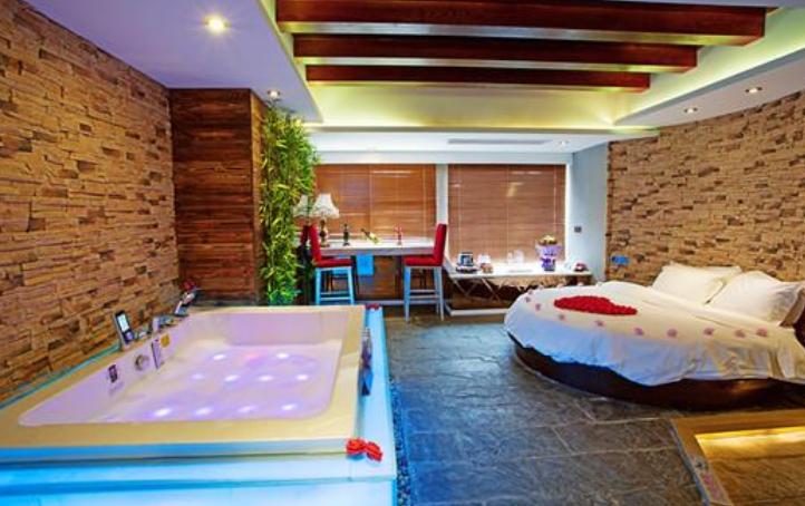 酒店的水床有什么效果,酒店水床房的优缺点