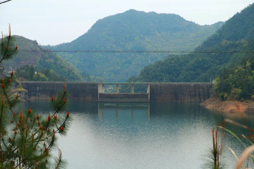 探访悬崖峭壁,大峡谷绝壁长廊