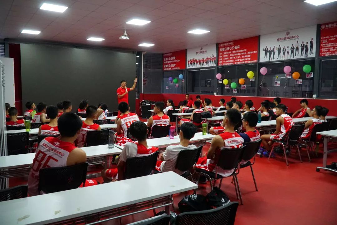 在球场上，无畏严寒|2020年我赛尔冬季封闭特训营招生启动