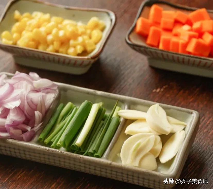 美味懒人饭之排骨焖饭家庭版做法,家庭版排骨焖饭的做法