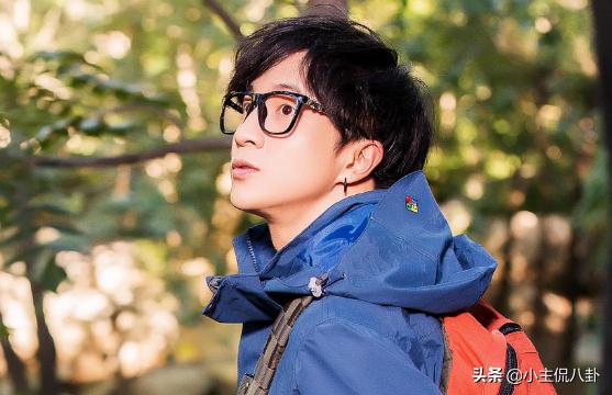 薛之谦刘海遮挡发型,薛之谦锅盖刘海发型