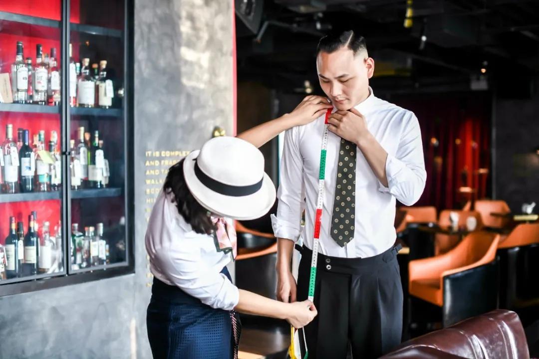 「最美量体师」陈颢今:星城绅装搭配的“引路人”