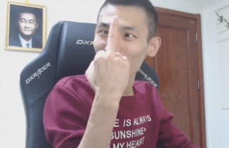 骗感情睡女粉？卖二手电脑涉嫌诈骗？47万粉丝吃鸡主播花式作死