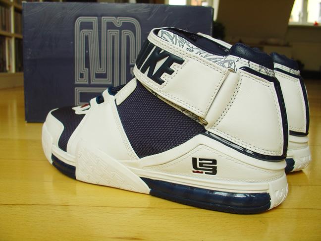 勒布朗詹姆斯球鞋全系列,洛杉矶新王