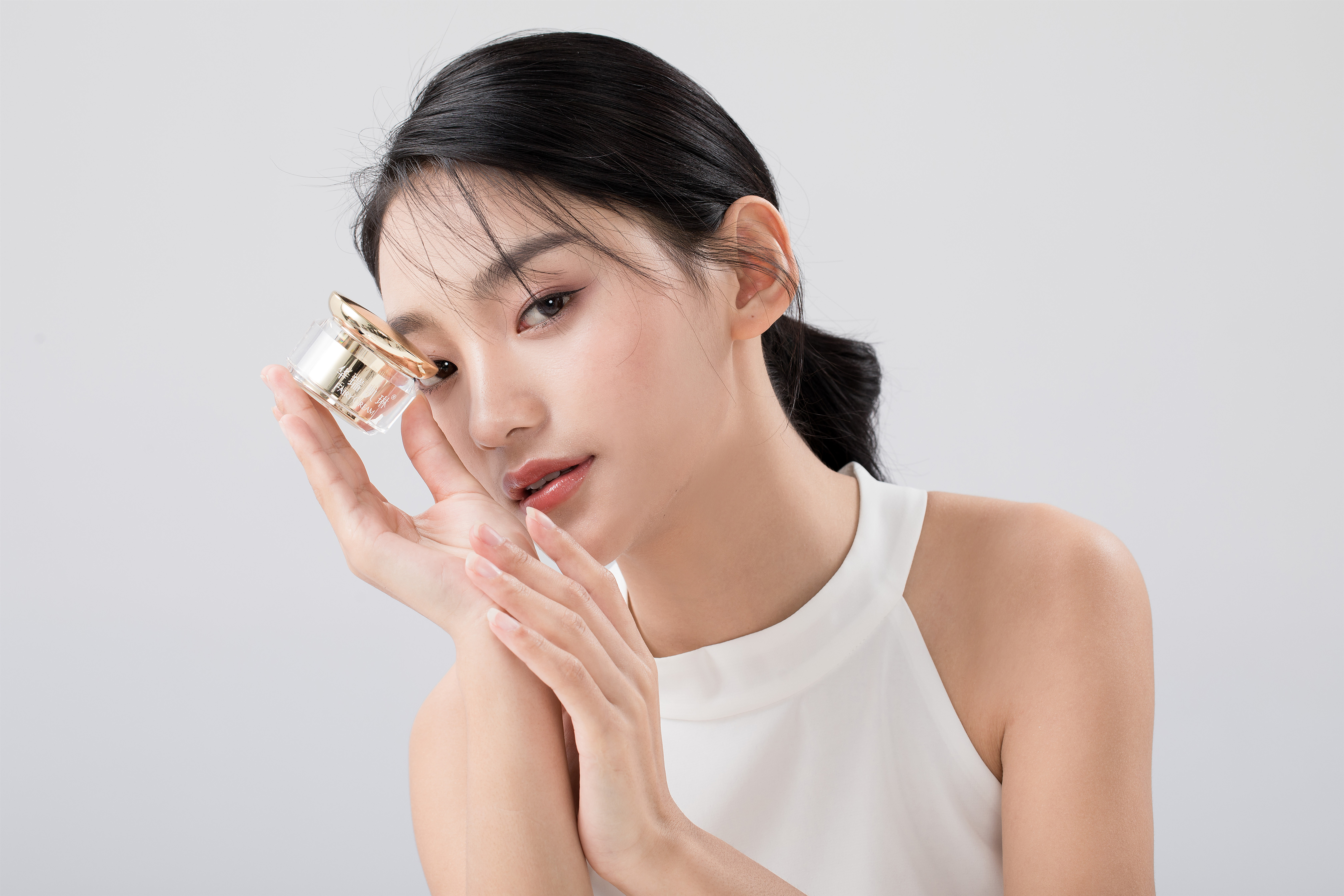 鍗庣憺鍑惓鍏ㄧ郴鍒楅珮绔姢鑲ゅ搧,鍗庣憺鍑惓鍥借揣