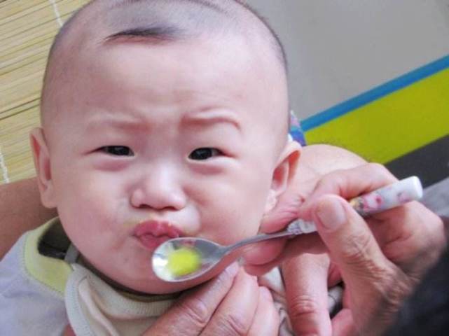 小孩半夜发烧父母怎么照顾,孩子半夜发烧要不要捂汗