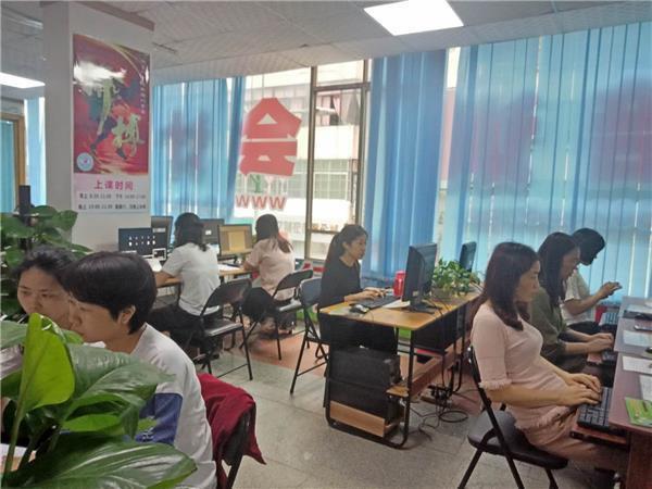 100个闷声发大财案例,讲一个闷声发大财的故事