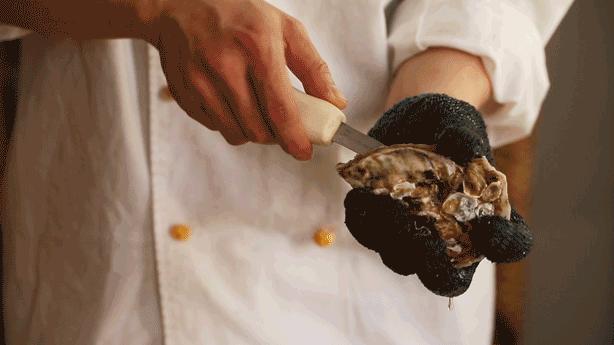 吉娜朵松子料理:在全面营业的日料店里,蚝自由地吃起来