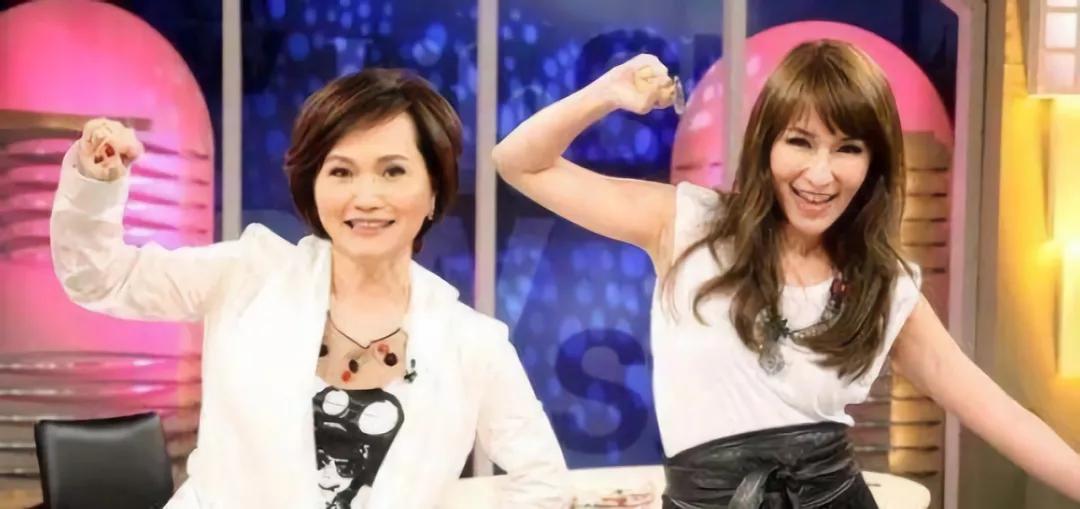 萧亚轩40岁换18个男友,出道20年换十四个男朋友