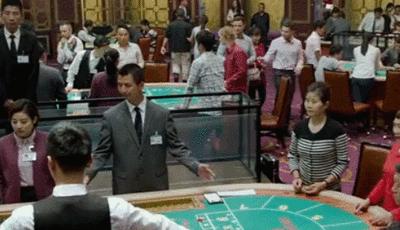 每个坚持不放弃的人都应该被鼓励,每一个不放弃自己的人都是英雄