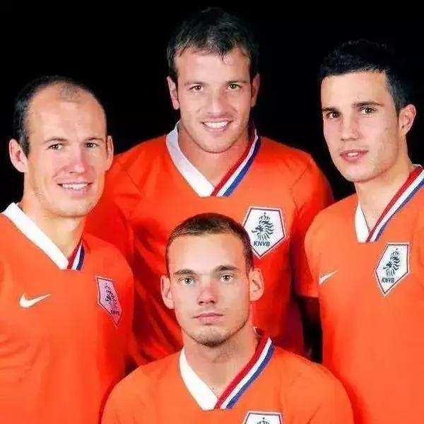 荷兰足球黄金一代范佩西,荷兰三杰罗本范佩西