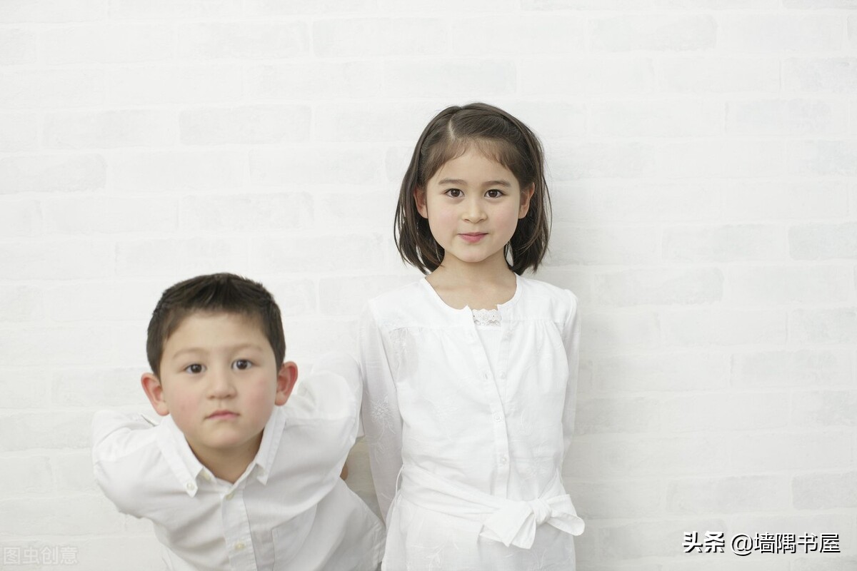 心烦的时候静下来看看书,当你心情烦躁的时候就读一遍