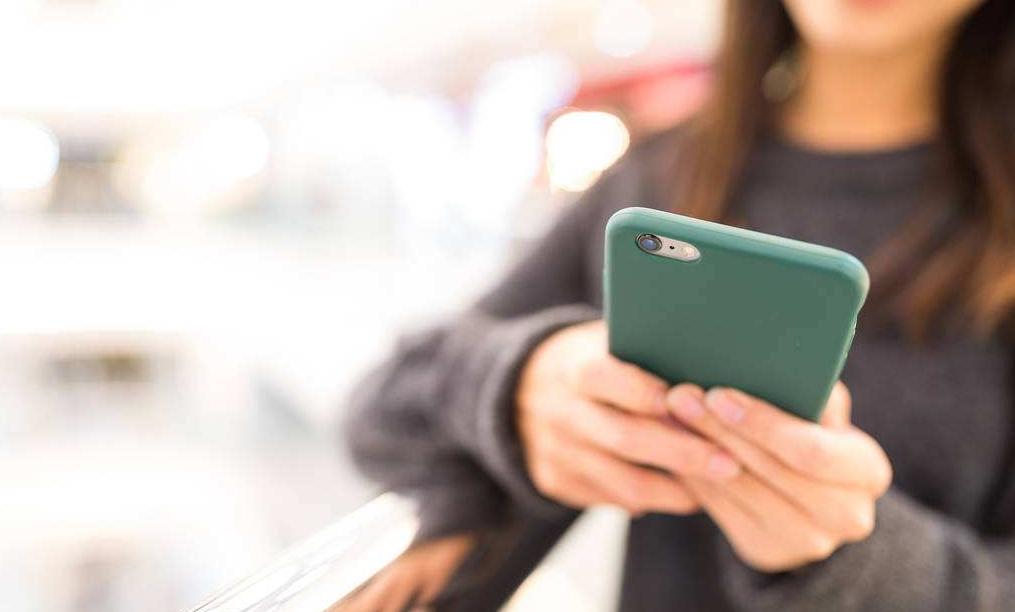 收到老人过世的消息怎么回复,刚看见你发的消息怎样回复