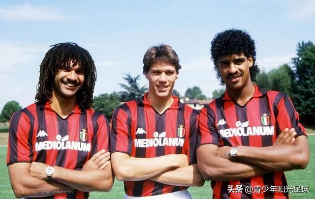 阿贾克斯体系,陌上人如玉公子世无双指哪支球队