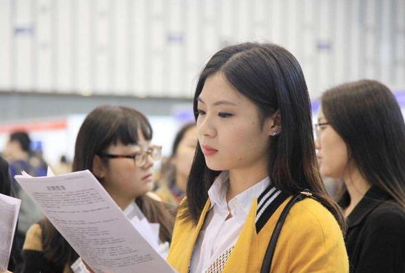 大学户口迁移必须是大一新生吗,大一新生户口迁移好还是不迁好