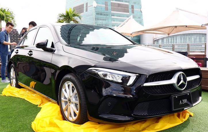 奔驰a200奥迪a3宝马1系,奔驰a200两厢跟奥迪a3两厢哪个好