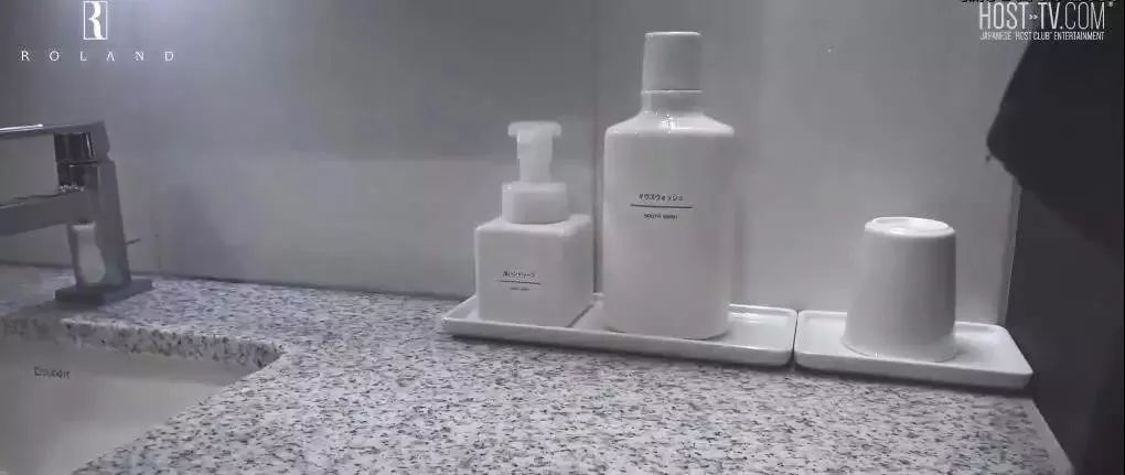 日本第一牛男视频,日本第一牛罗兰收入