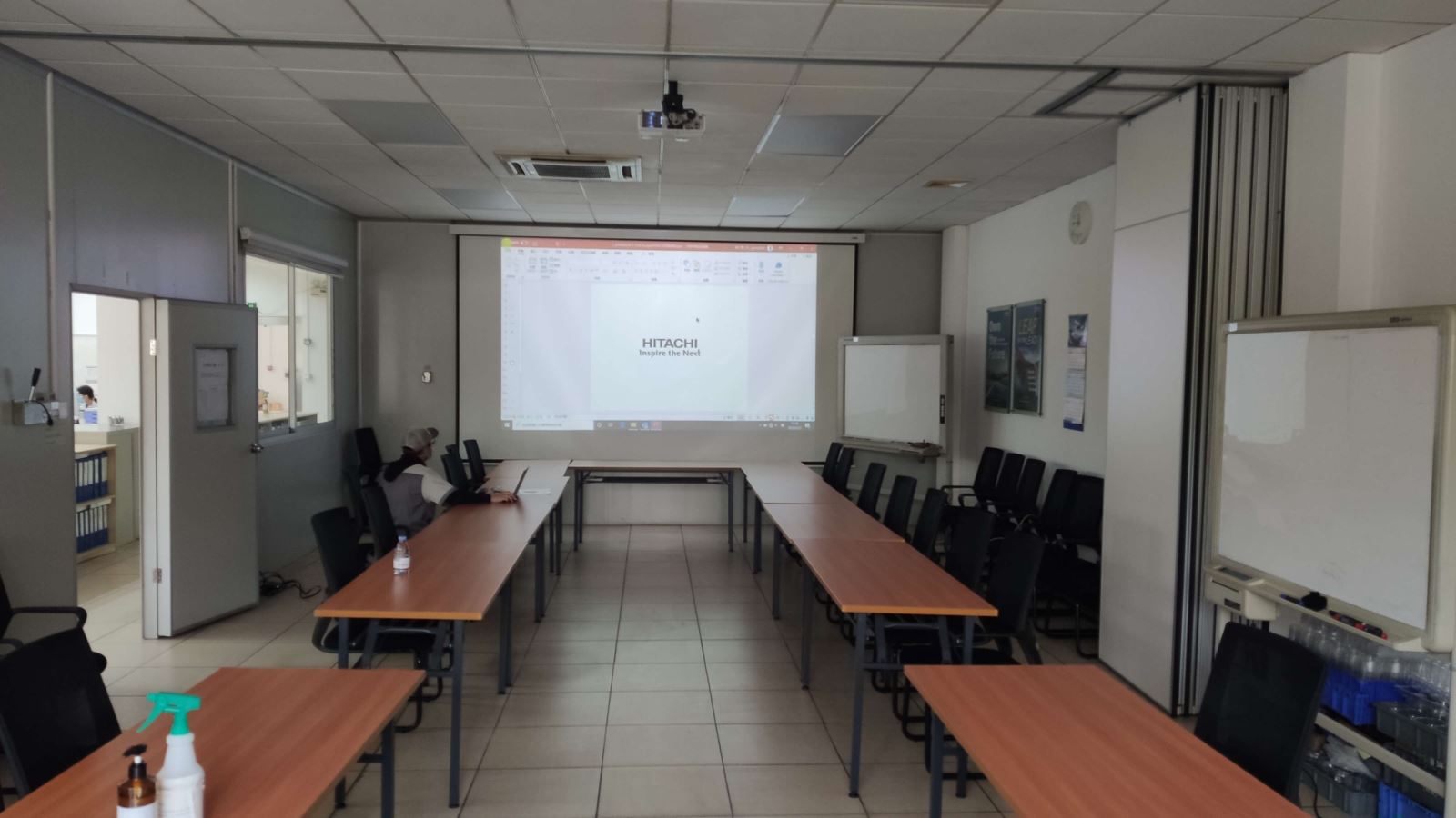 怎么将电脑无线投屏到大屏幕上,win10电脑怎么无线投屏到电视机