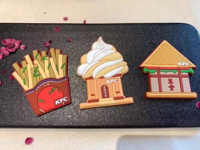 雷锋餐厅、杜甫草堂主题店，肯德基为何如此热衷本土化？