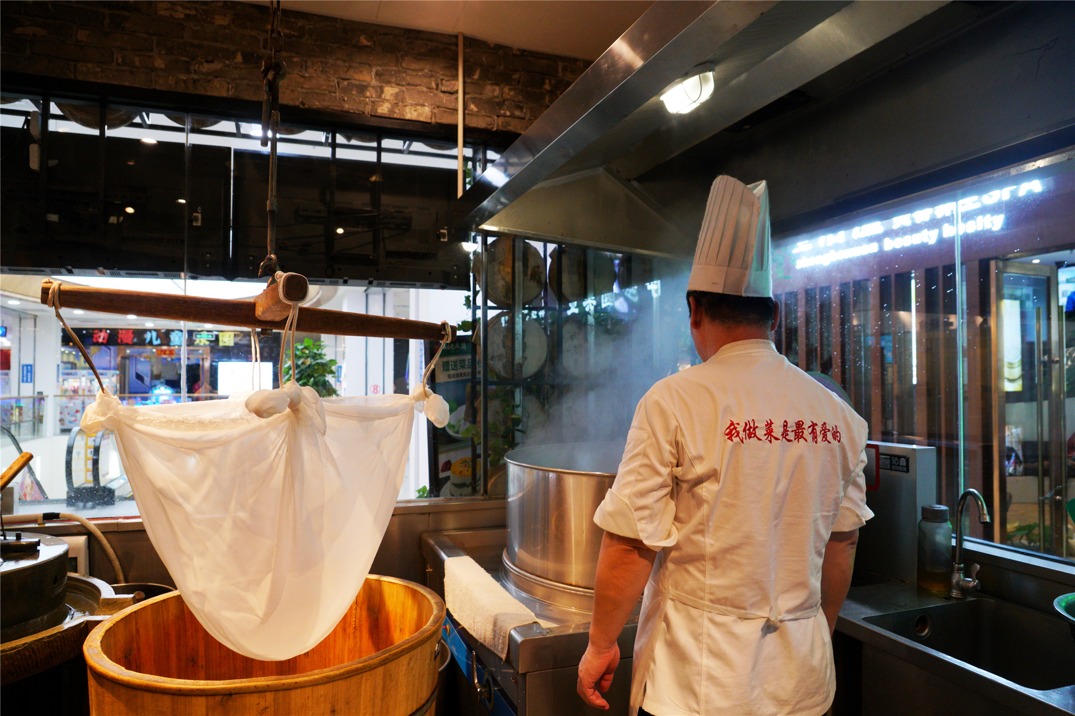 来三亚为什么不能吃椰子鸡,去三亚别忘了吃海鲜