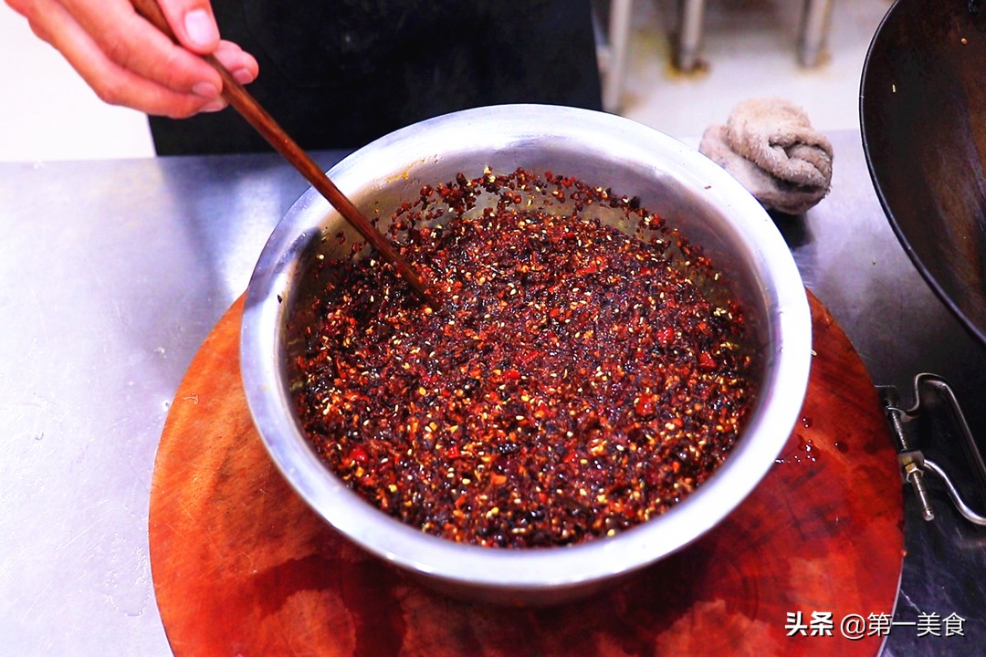 饭店的辣椒油为啥又香又红亮,餐饮专用辣椒油配方