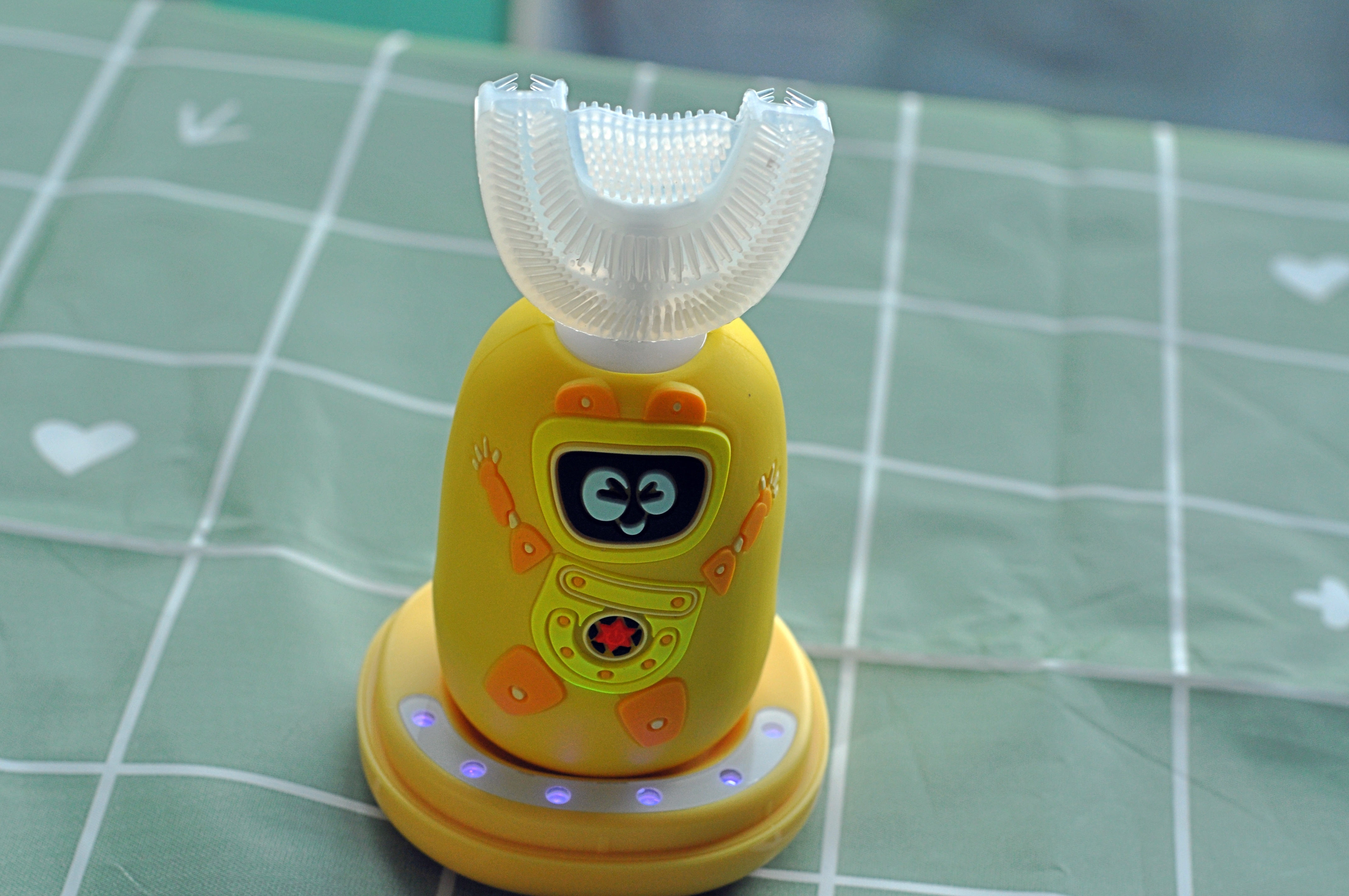 刷牙教学儿童电动牙刷,让孩子正确刷牙的电动牙刷视频