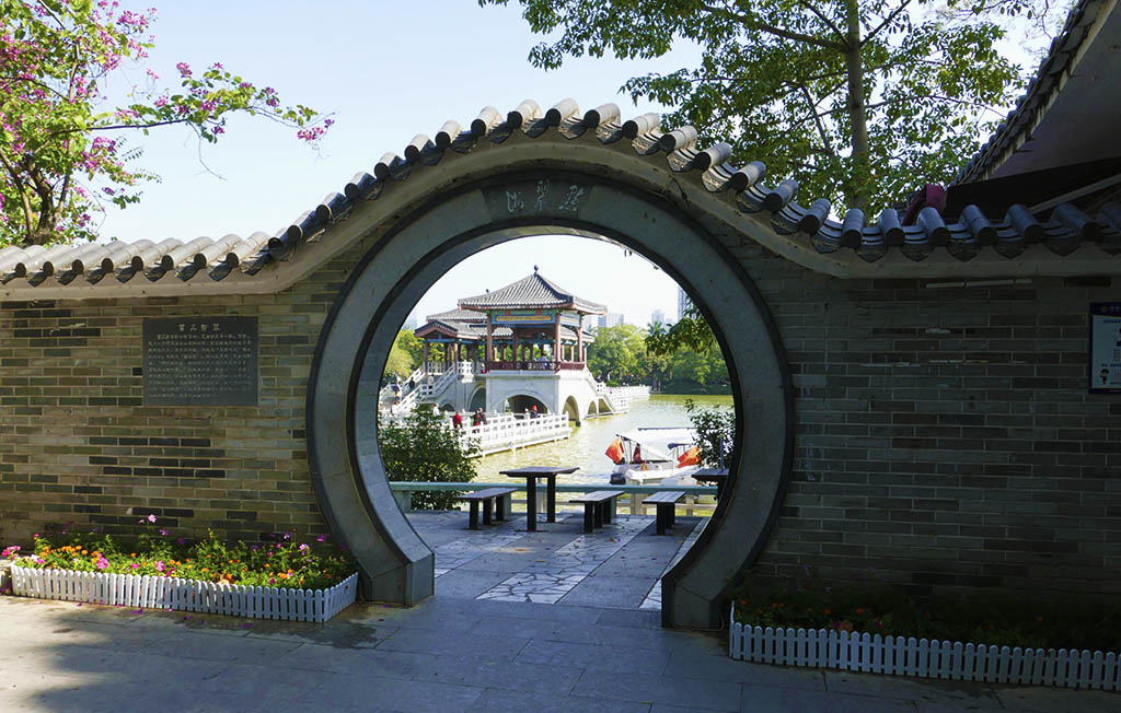 惠州西湖苏东坡小妾墓,惠州西湖和苏东坡有什么关系