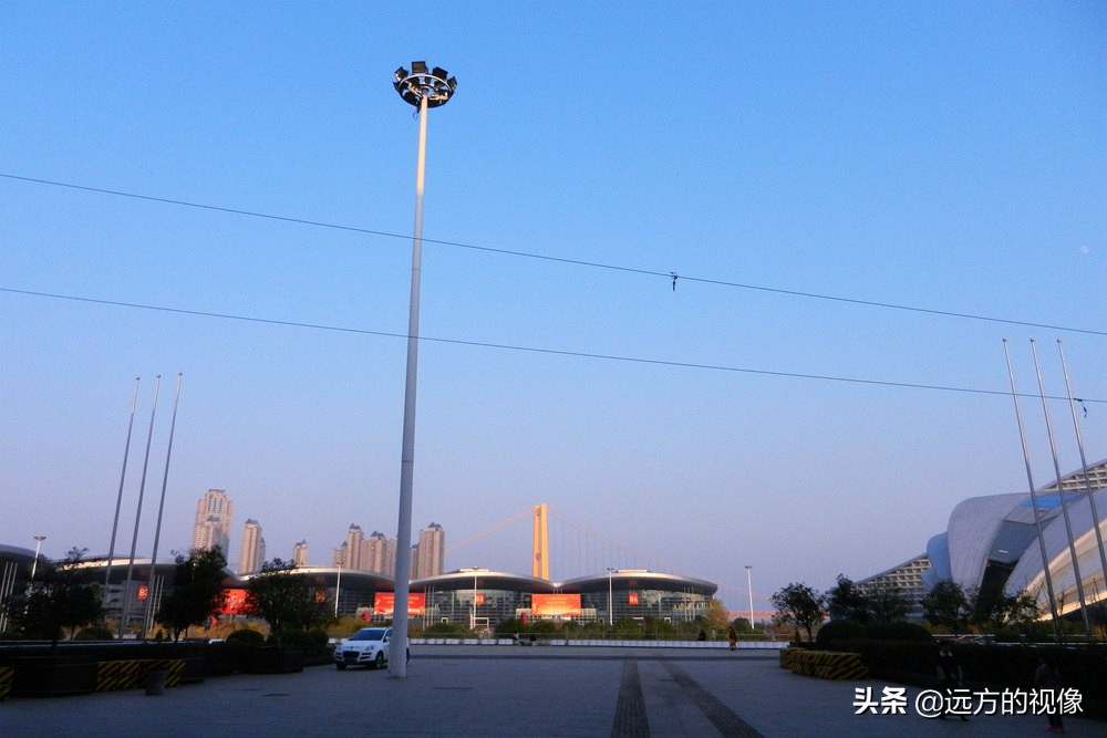 现在手机拍照强过微单,如今手机拍照还有必要买单反吗