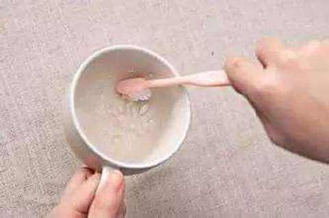 小苏打在生活中有哪些用处,日常生活中如何使用小苏打