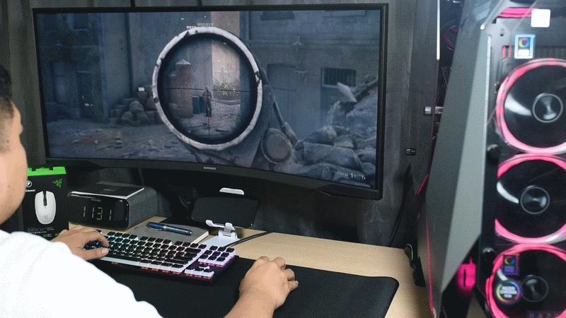 颜值高、还能打、抓着还舒服-雷蛇八岐大蛇V2游戏鼠标