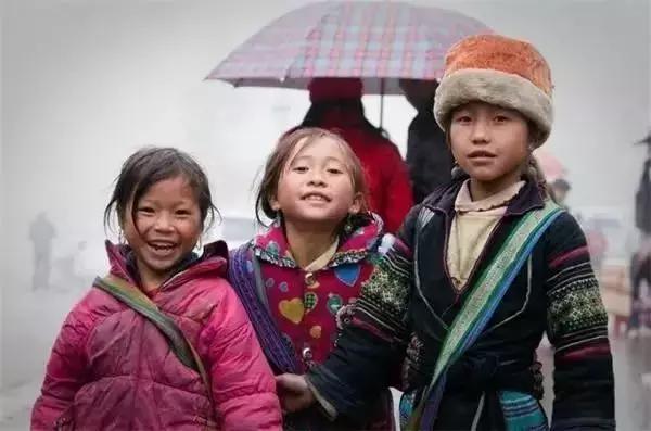 戴15元手表,租一居室,秘密捐出560亿,他真正活出了上帝模样!