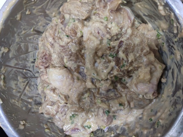 清蒸鸡怎么蒸不会变黑,整只鸡蒸要怎么蒸才多汁