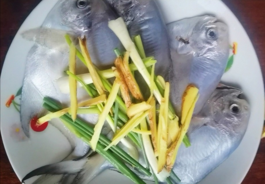 鲳鱼怎么做好吃又简单还没腥味,鲳鱼的最佳吃法和做法