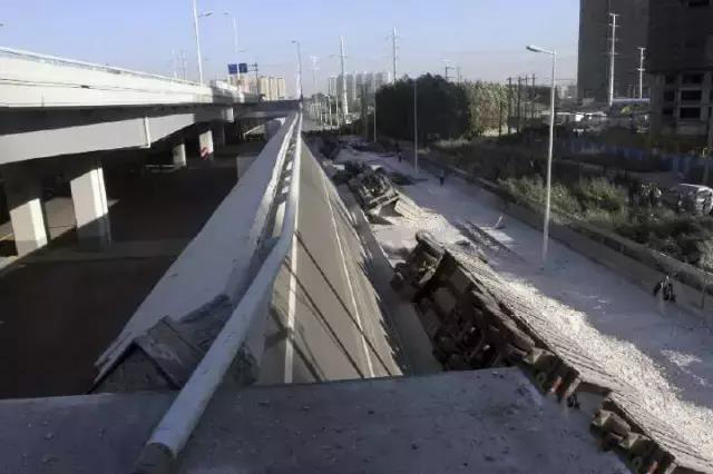 大车把桥压塌,大货车把桥压塌了怎么办