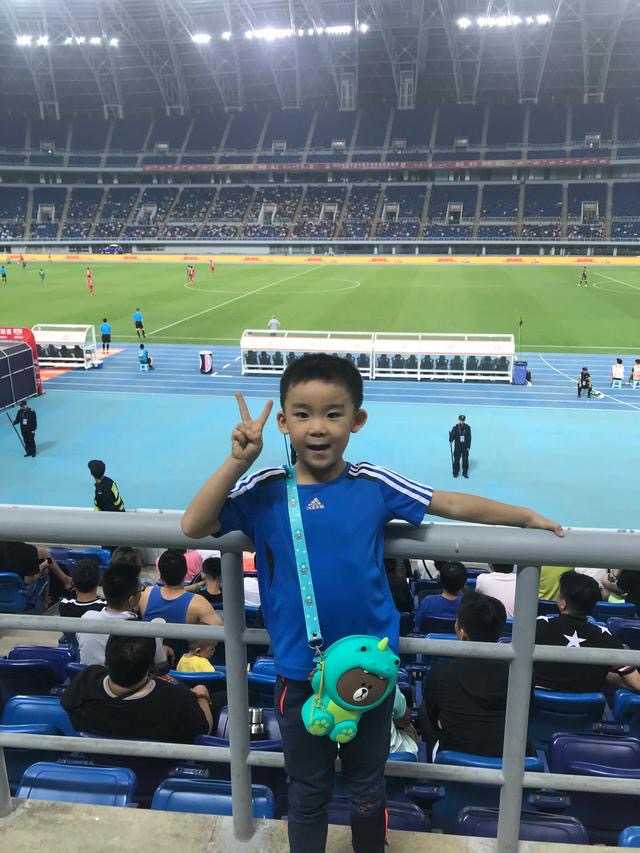 热爱踢球却踢不好,踢球是为了什么