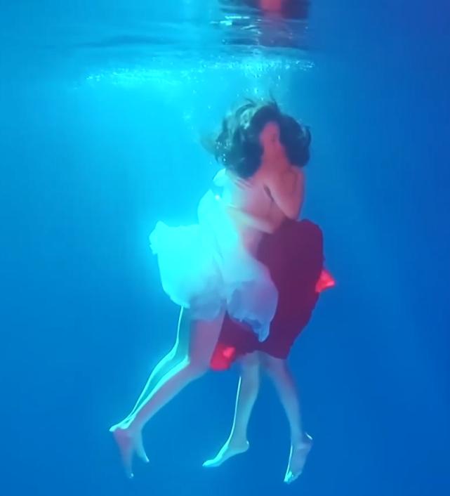 李小璐古装写真,李小璐海边婚纱照图片