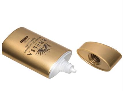 还在用错误的方法涂防晒,怪不得你会被晒黑了