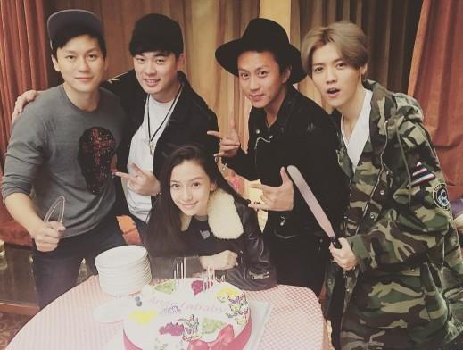 鹿晗真的不坐飞机么,鹿晗的经历和事件