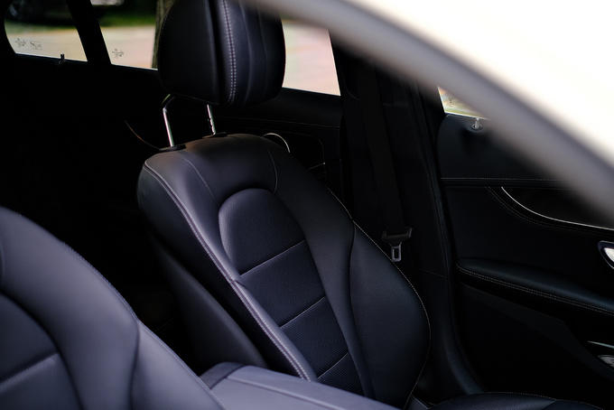 奔驰c级180落地多少钱,豪华奔驰180